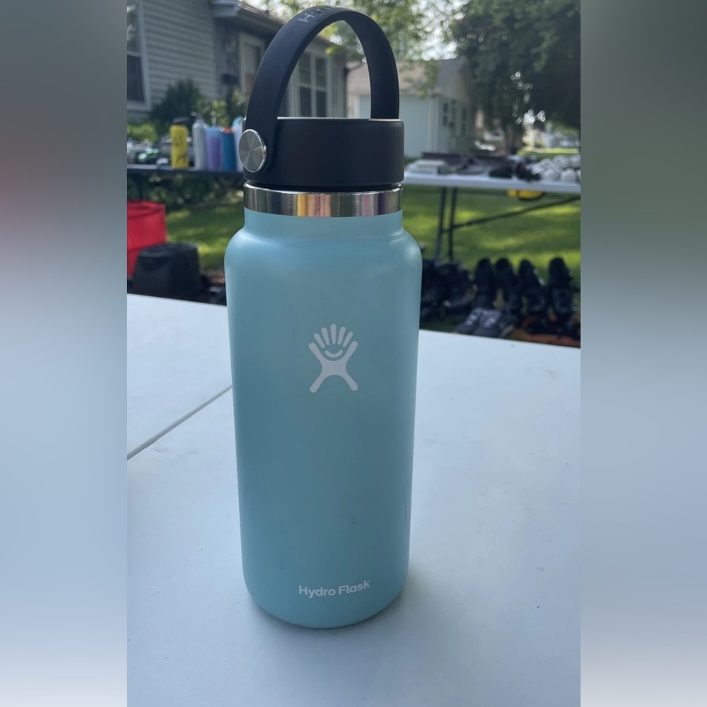 Hydro Flask Water Bottle, dew 32oz wide mouth light green new
